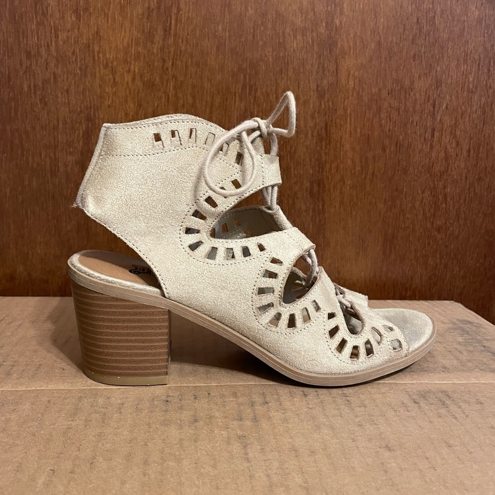 High heel sandals